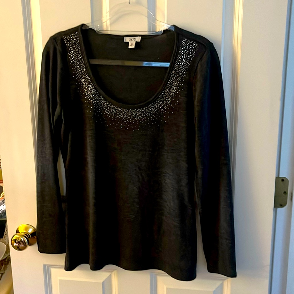 Vintage Pristine!! Women’s Cache Scoop Neck With Beads Size Medium Sweater. Gray